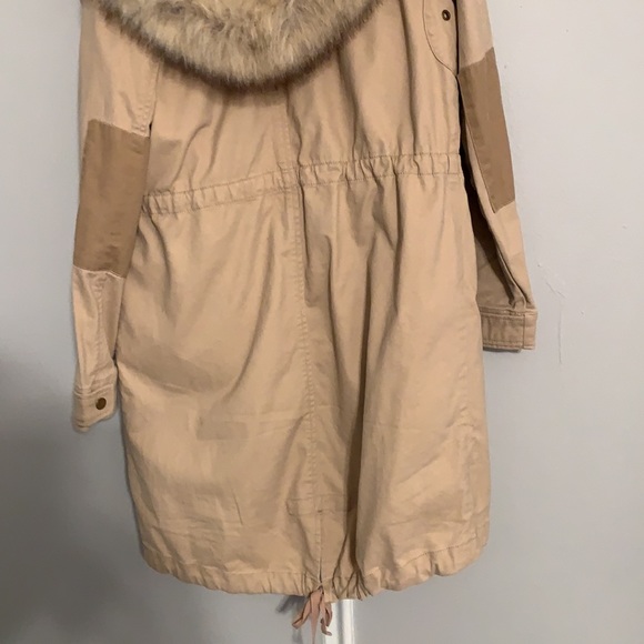 HP!! 🎉Gap jacket with fur hood - Picture 4 of 6